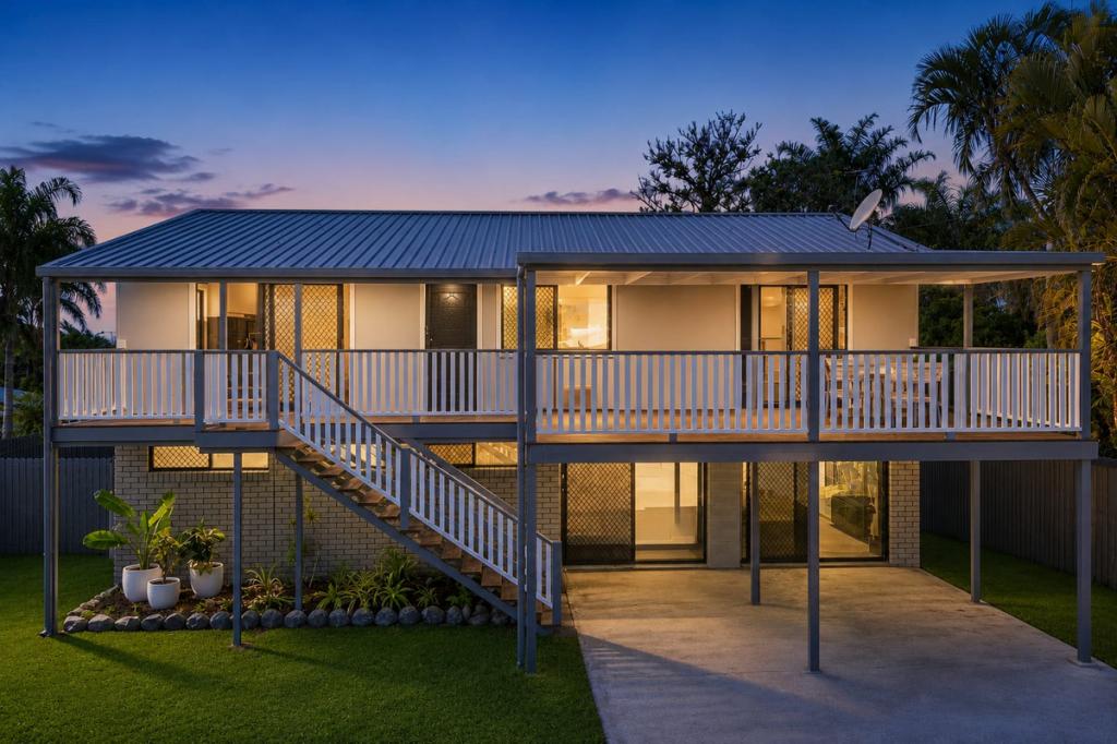 9 Pine St, Hillcrest, QLD 4118
