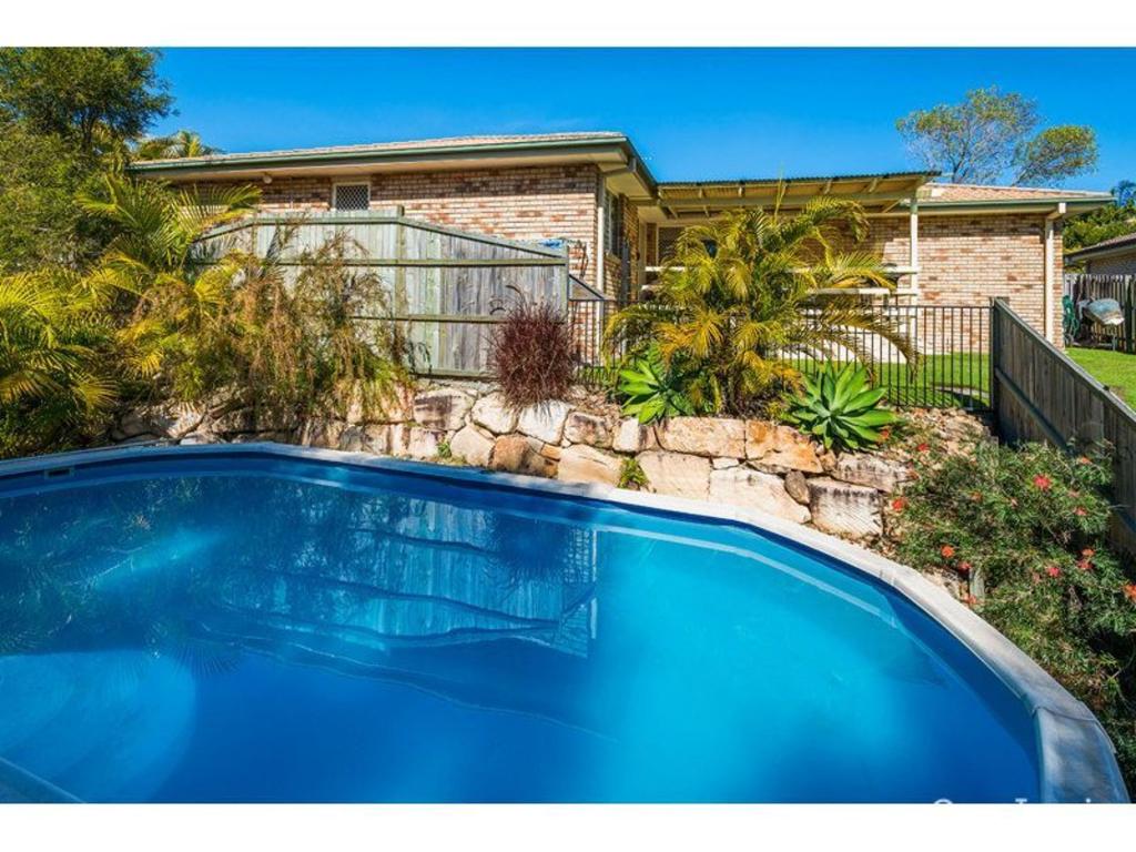 5 DUROR ST, PACIFIC PINES, QLD 4211