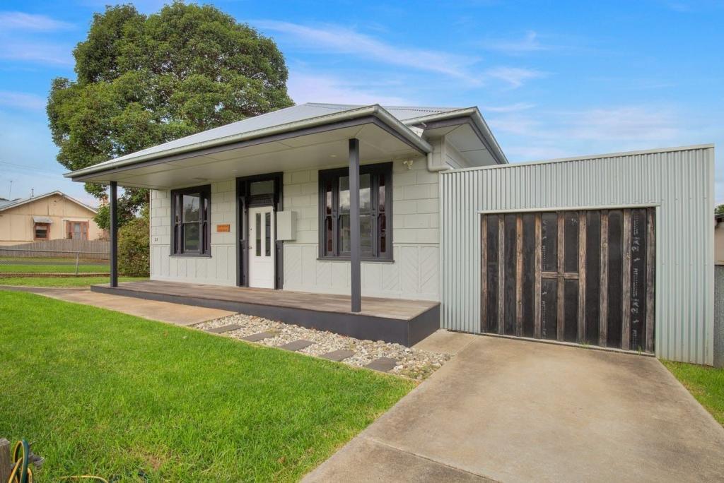 21 Young St, Leongatha, VIC 3953