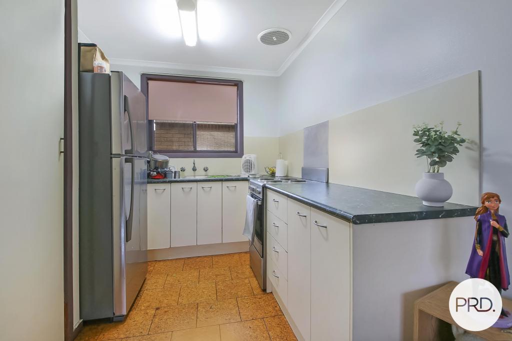 2/535 Schaefer St, Lavington, NSW 2641