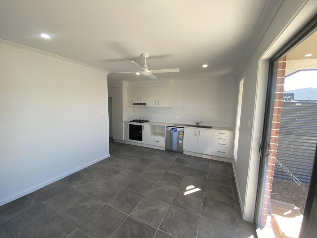 2/38 CLIFFDALE PL, KOOTINGAL, NSW 2352