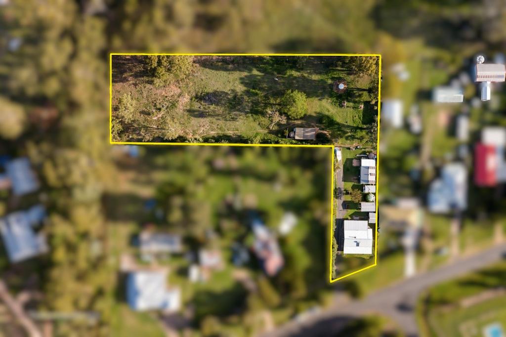 49 Albert St W, Crows Nest, QLD 4355