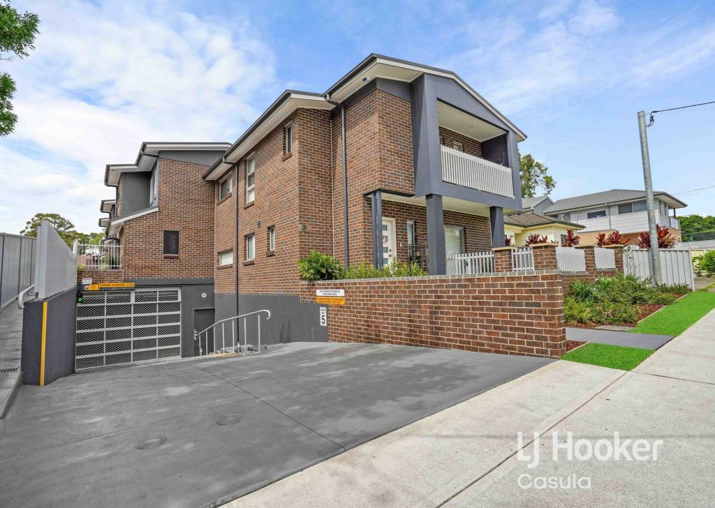 2/20 Blackwood Ave, Casula, NSW 2170