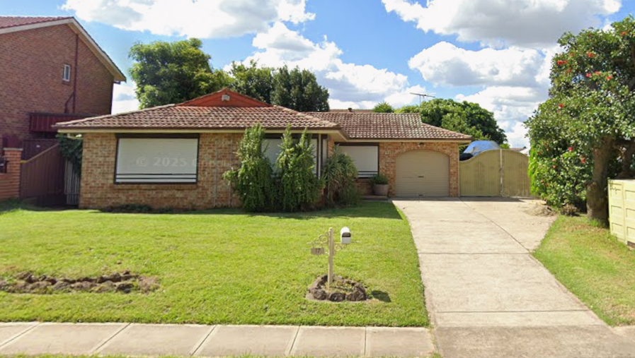 17 Canberra St, St Johns Park, NSW 2176