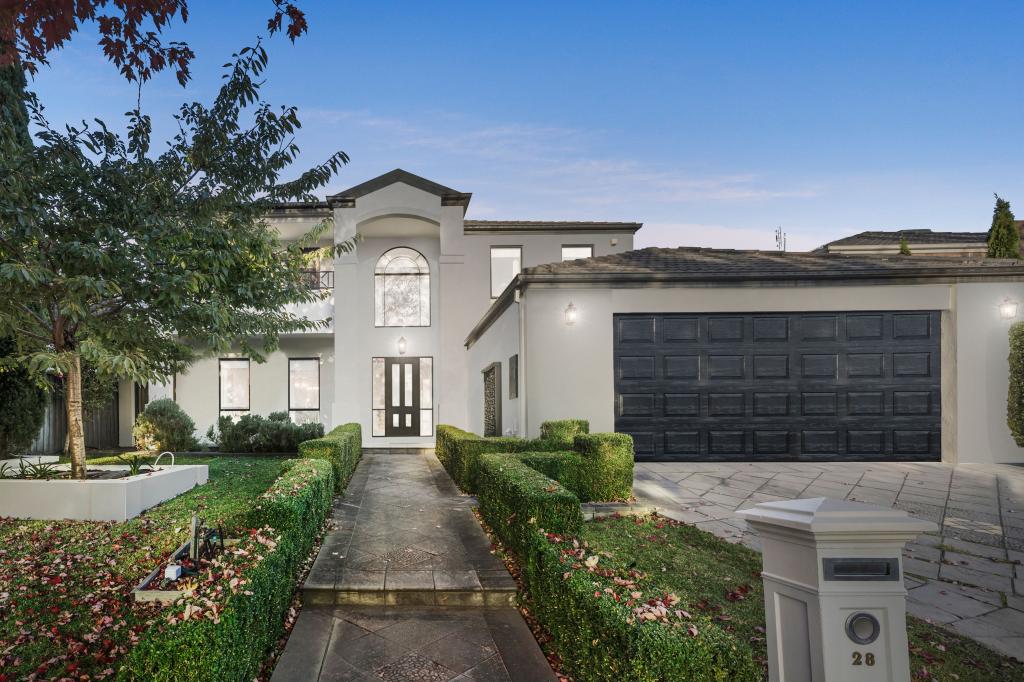 28 LANGHORNE CRES, ROWVILLE, VIC 3178