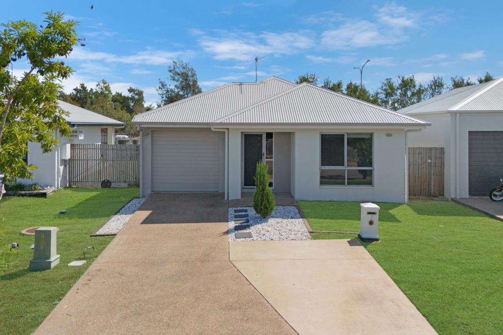 7 Daydream Cct, Burdell, QLD 4818