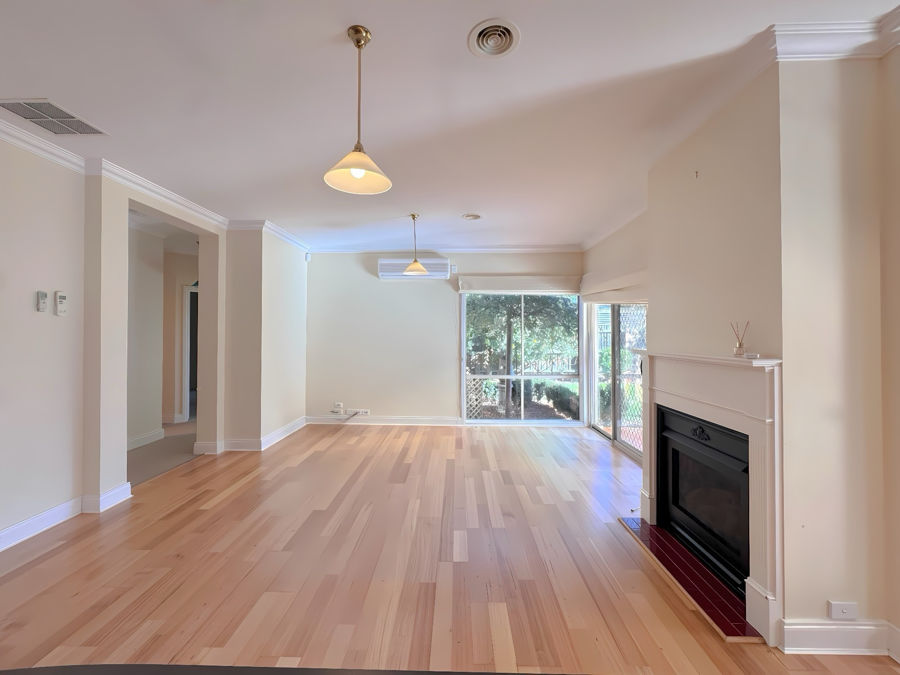 1 WAKEFIELD CT, POINT COOK, VIC 3030