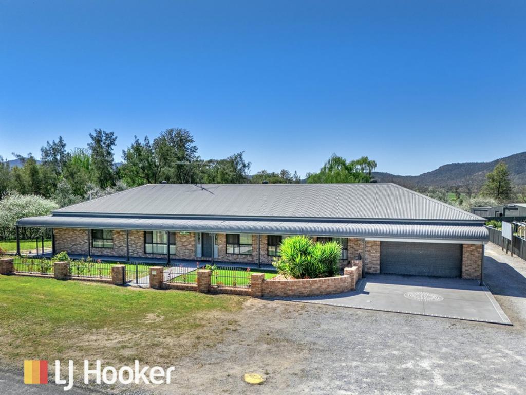 3a Denman Ave, Kootingal, NSW 2352
