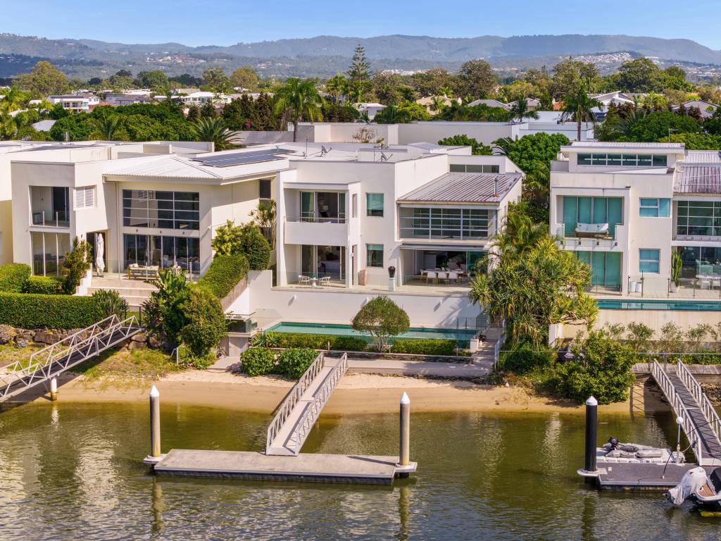 Residence 5,/17 Marseille Ct, Bundall, QLD 4217