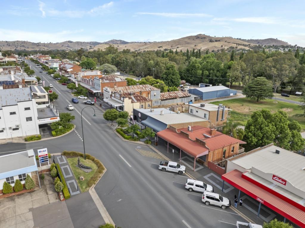 228-230 SHERIDAN ST, GUNDAGAI, NSW 2722