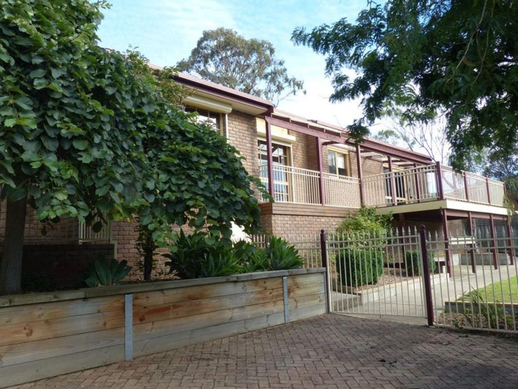 2 Wilson Pl, Bacchus Marsh, VIC 3340