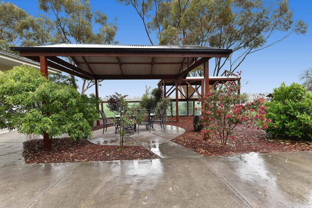 2/932 Holden Rd, Diggers Rest, VIC 3427