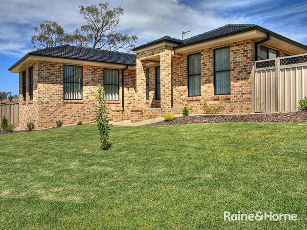 1/81 Atherton Cres, Tatton, NSW 2650