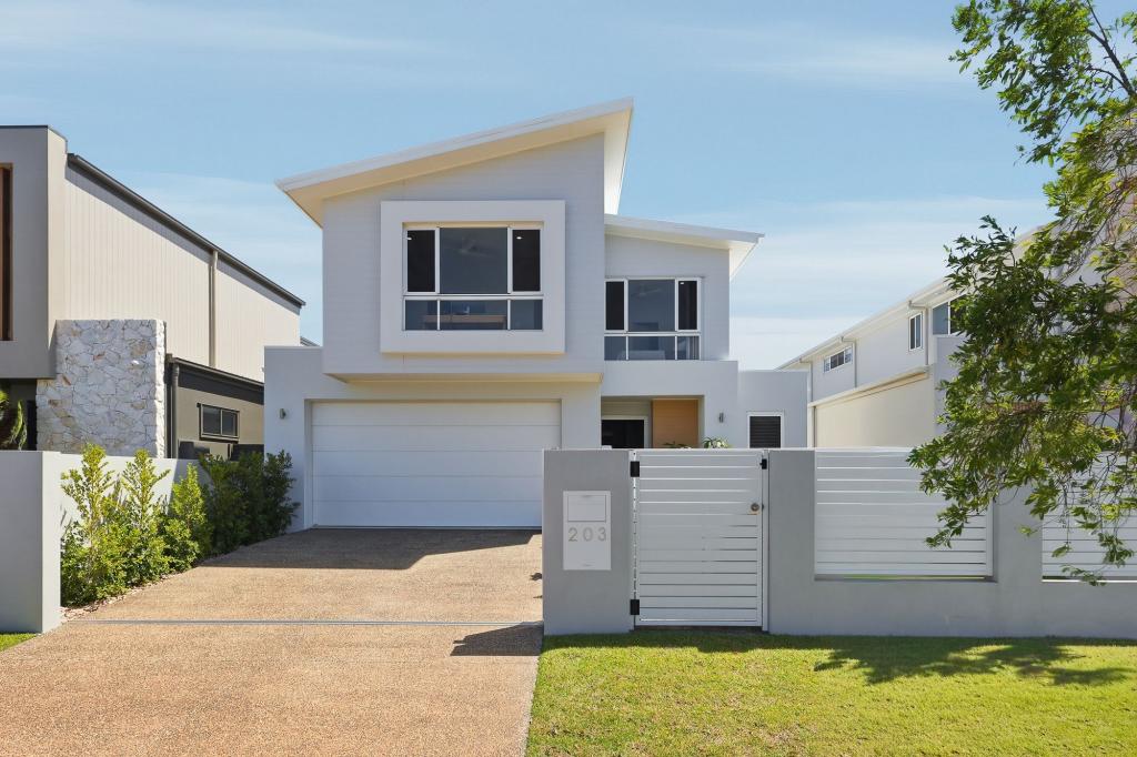 203 COOLUM PDE, NEWPORT, QLD 4020