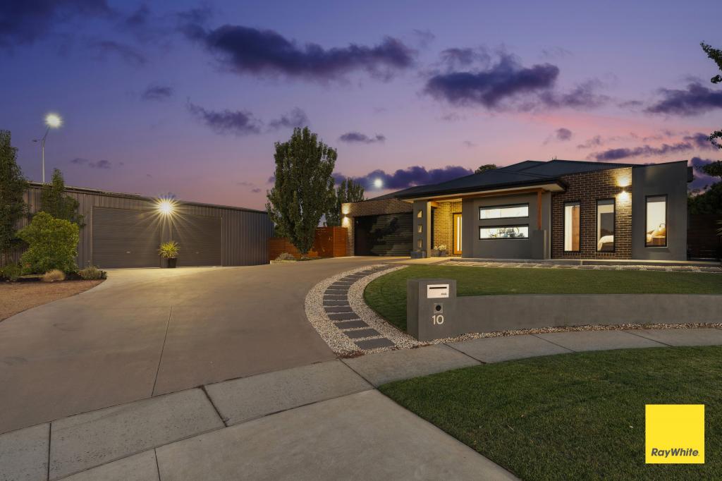 10 WARNE CT, STRATHFIELDSAYE, VIC 3551