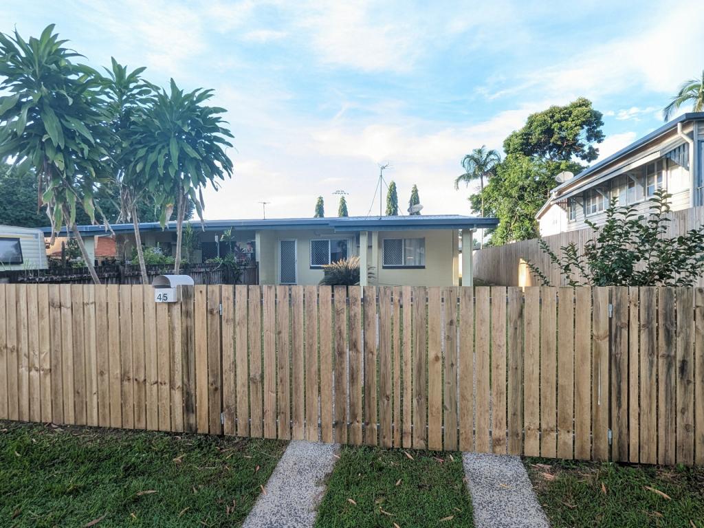 45b Hoare St, Manunda, QLD 4870