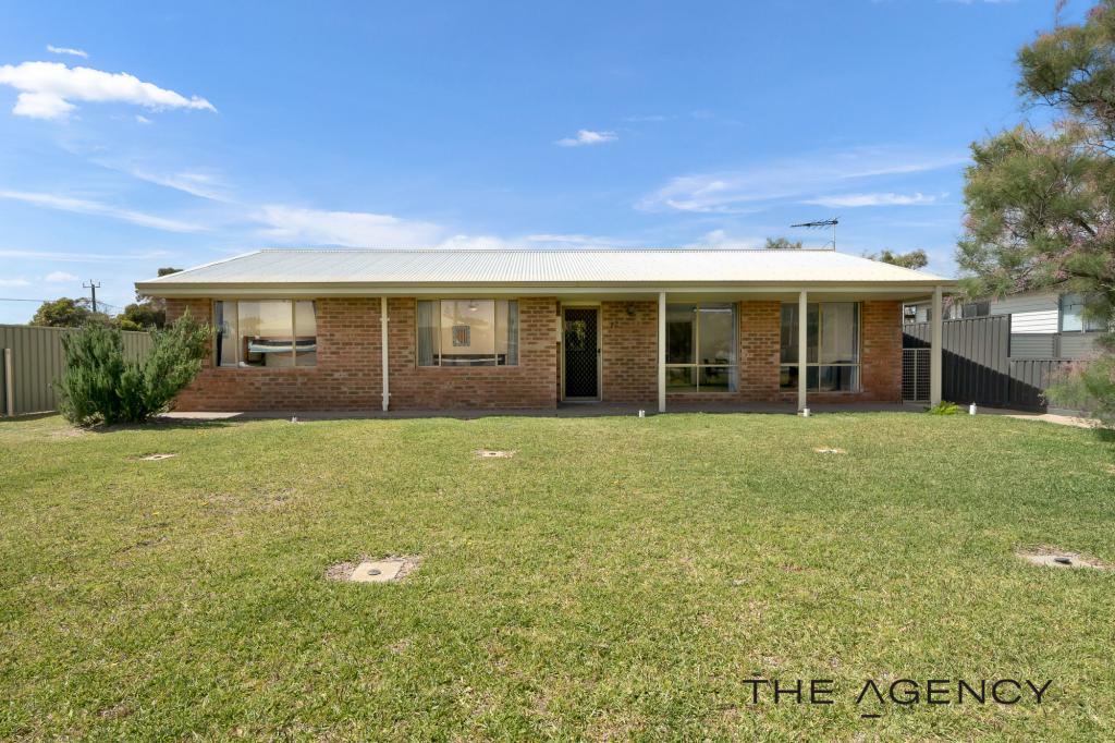 12 Hinchcliffe Rd, Lancelin, WA 6044