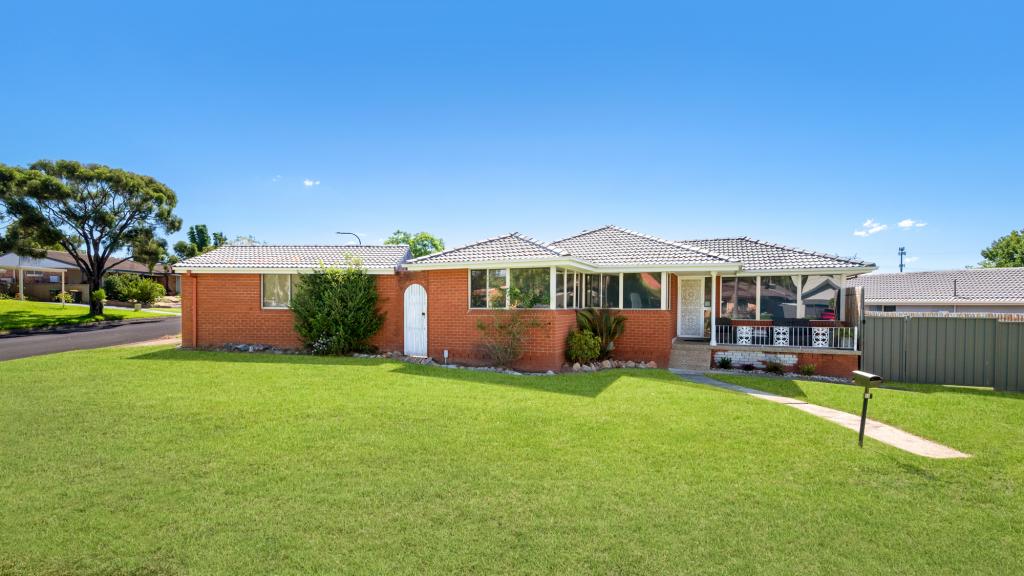 31 Trobriand Cres, Glenfield, NSW 2167