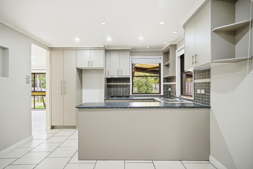 3 Belbowrie Glen, St Clair, NSW 2759