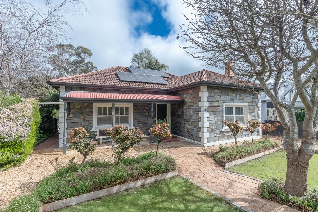 44 HAMPDEN RD, MOUNT BARKER, SA 5251