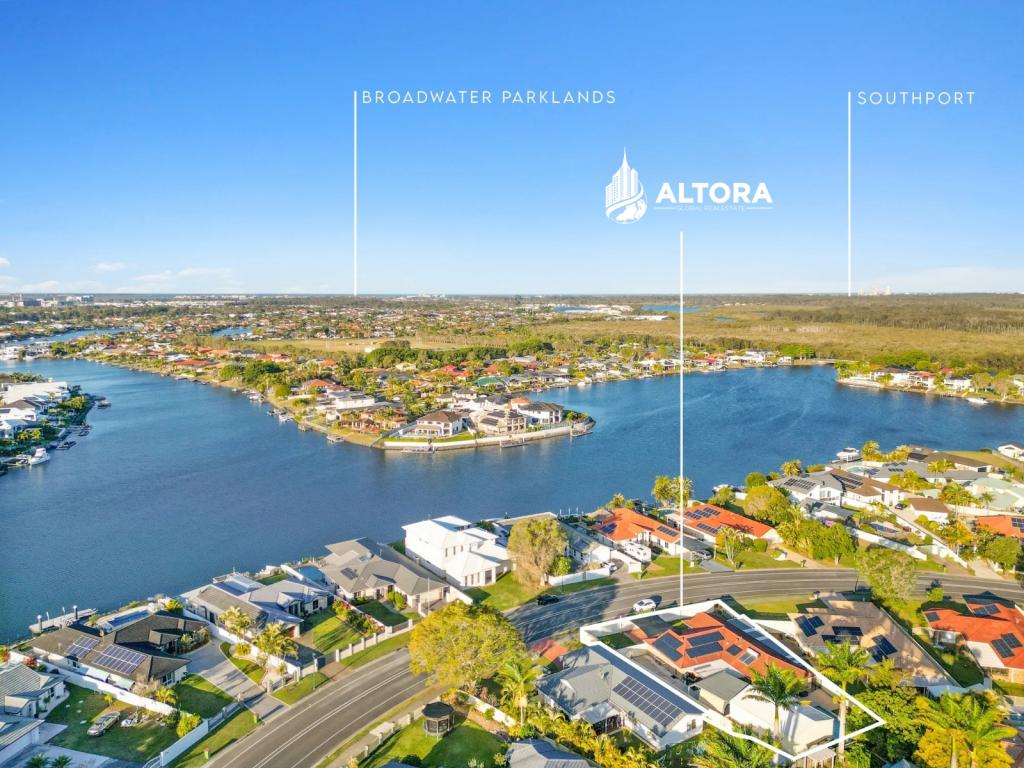 77 MONTEREY KEYS DR, HELENSVALE, QLD 4212