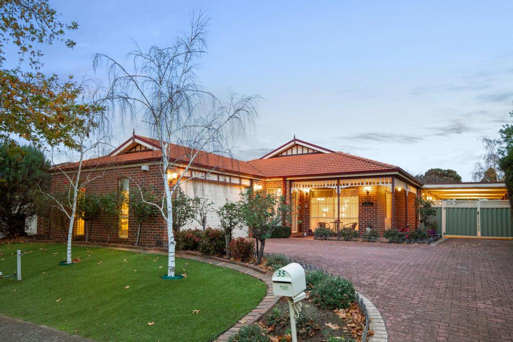 35 Riversdale Dr, Werribee, VIC 3030
