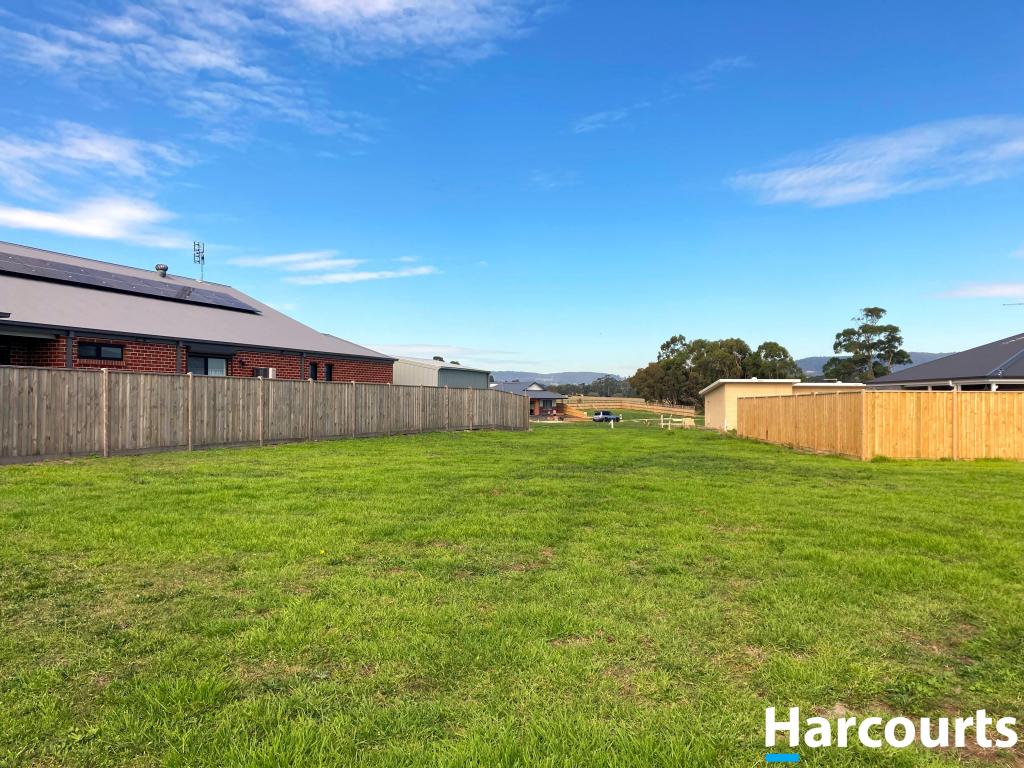 13 Ironbark St, Newborough, VIC 3825