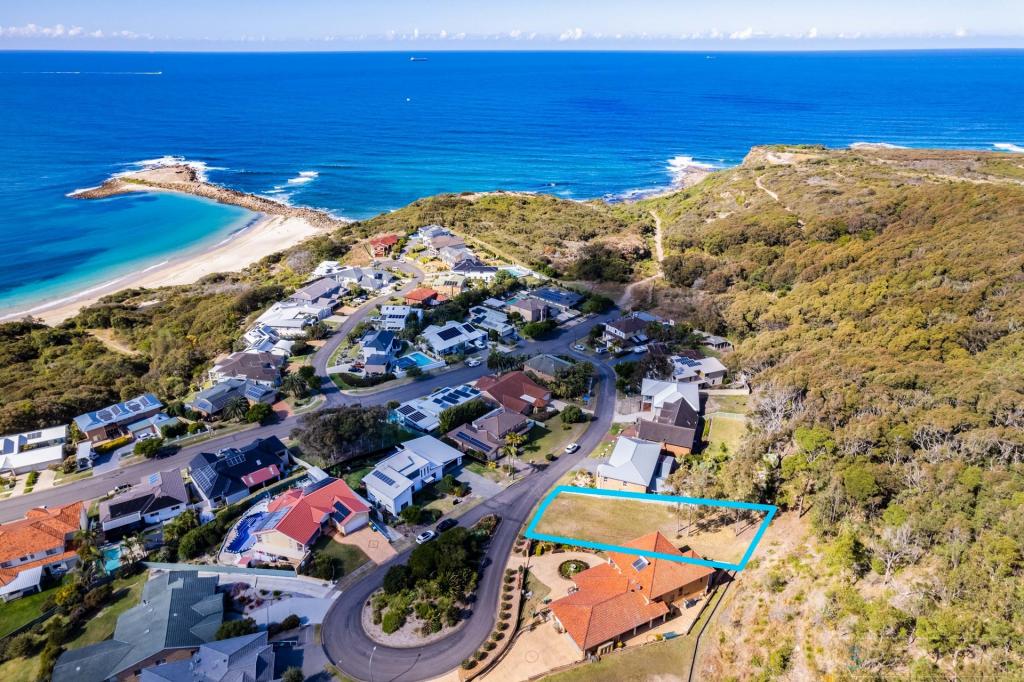 15 Sea Eagle Cres, Caves Beach, NSW 2281