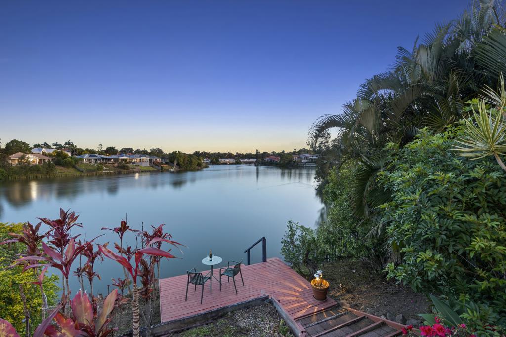 146 Camberwell Cct, Robina, QLD 4226