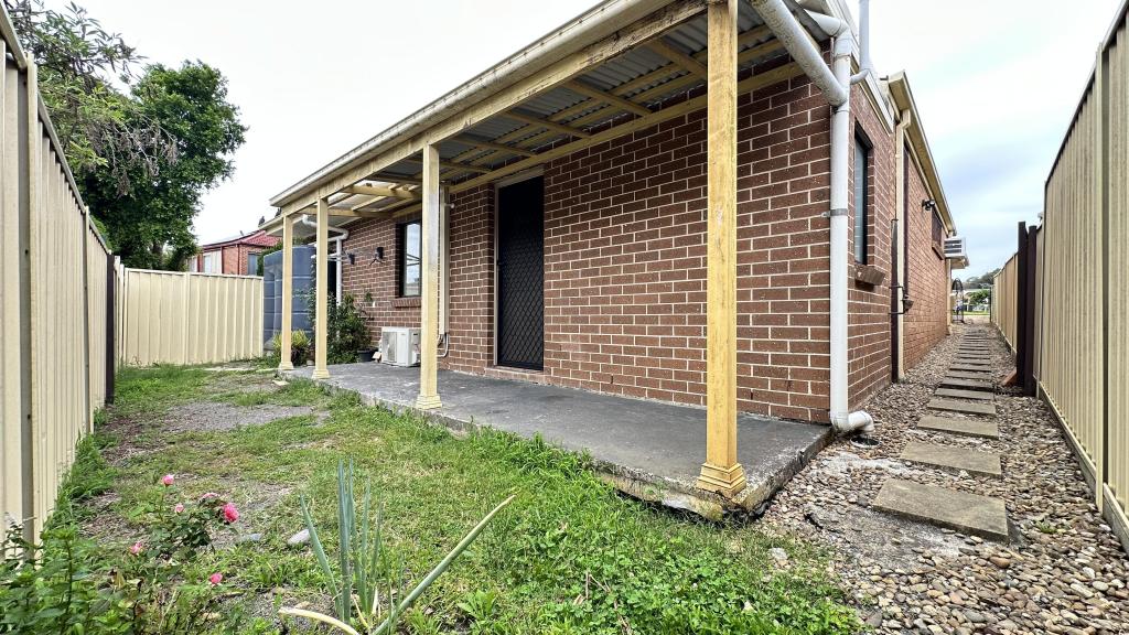 1a Brennan Pl, Minto, NSW 2566