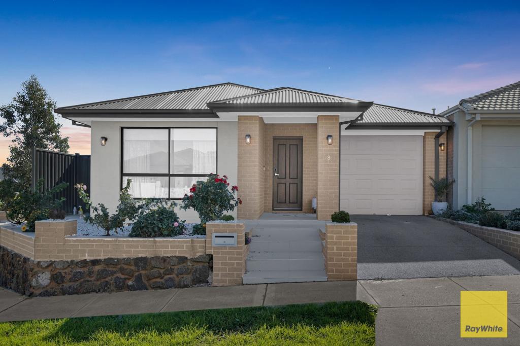 8 WESTDAHL ST, TRUGANINA, VIC 3029