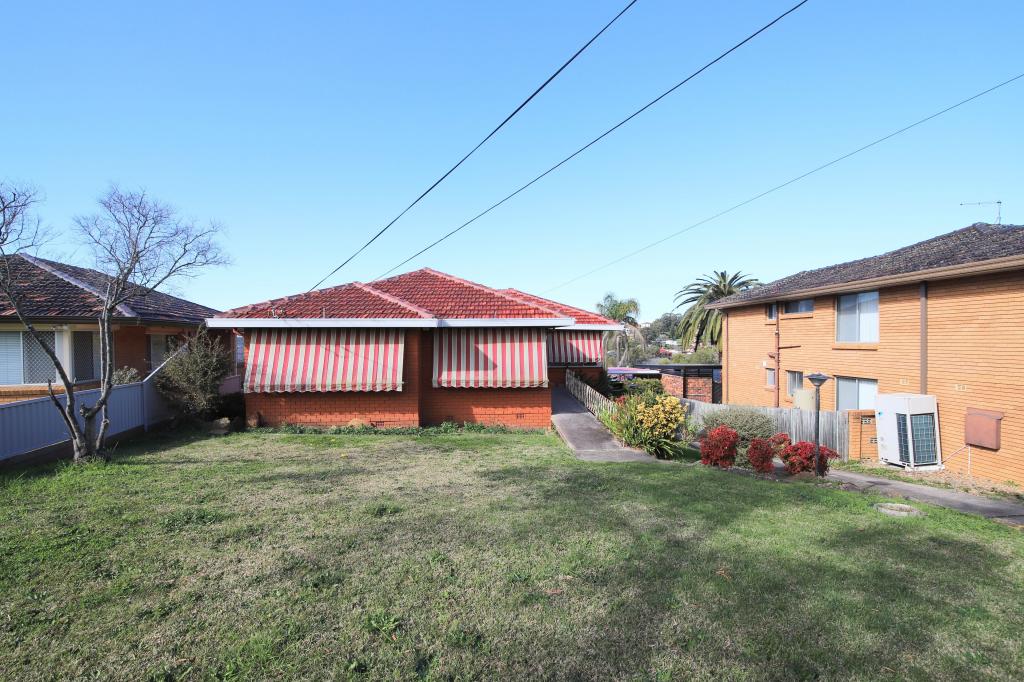 39 Saric Ave, Georges Hall, NSW 2198