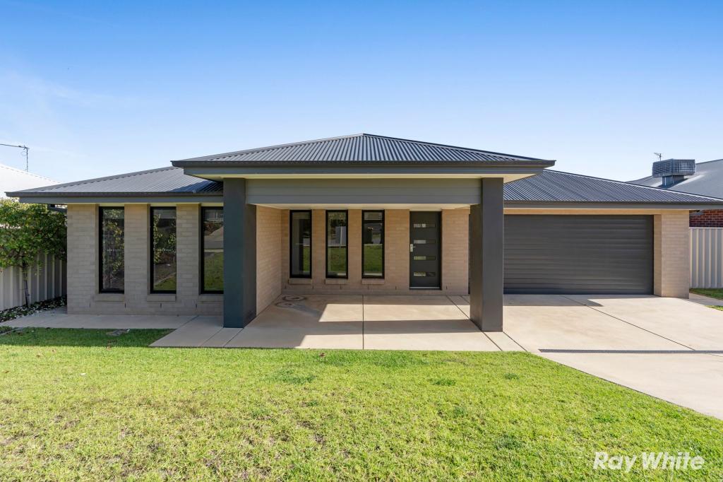 54 Paradise Dr, Gobbagombalin, NSW 2650