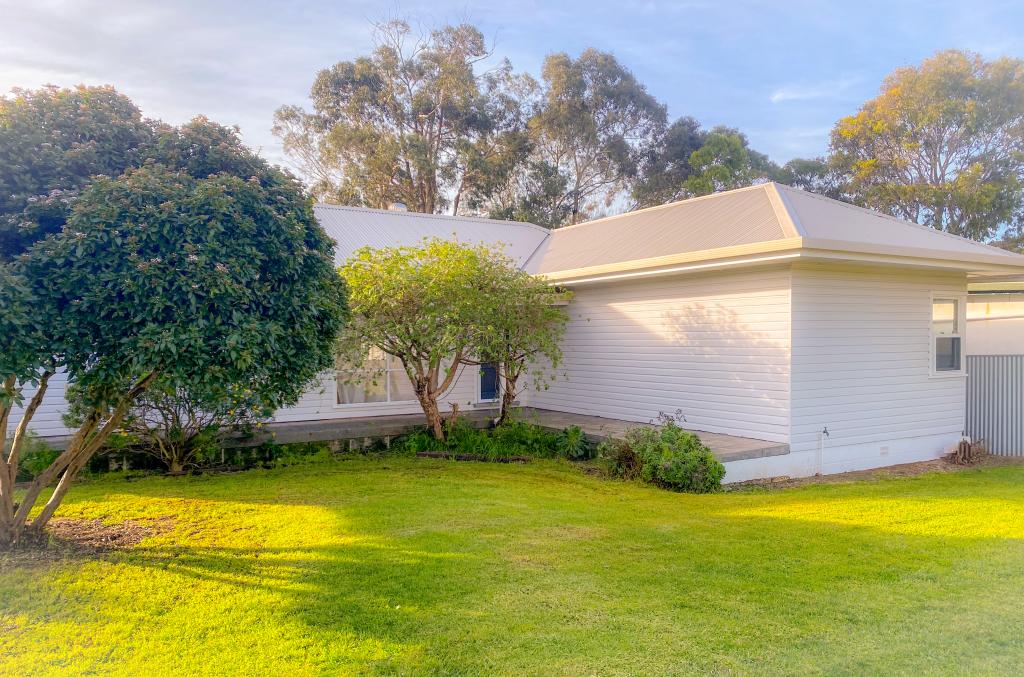 21 Ash Gr, Lucindale, SA 5272