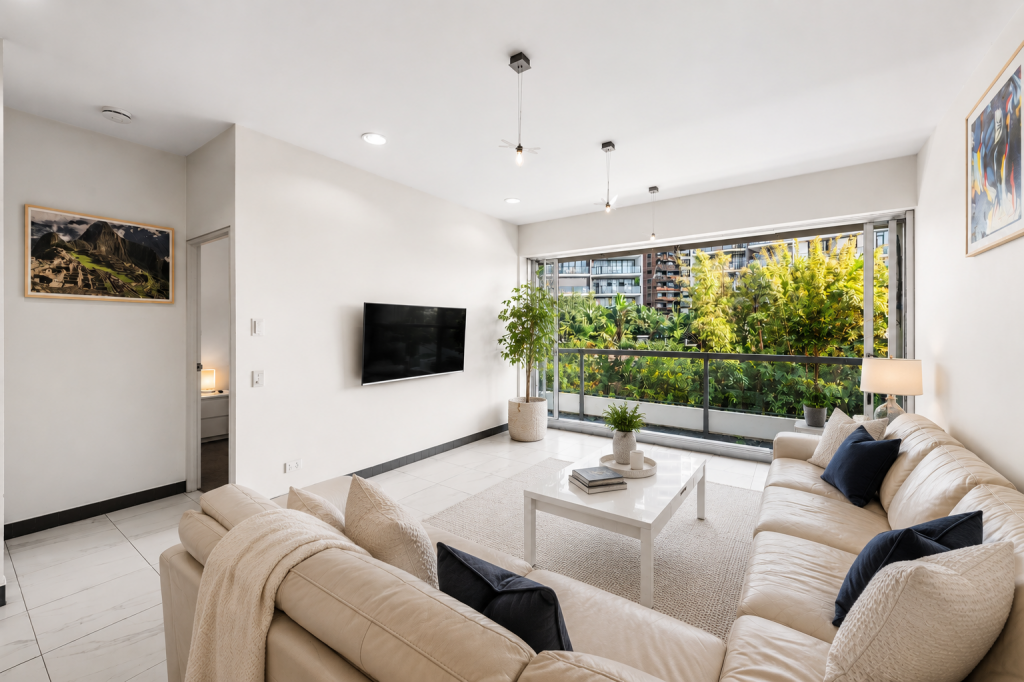 306/38 SKYRING TCE, TENERIFFE, QLD 4005