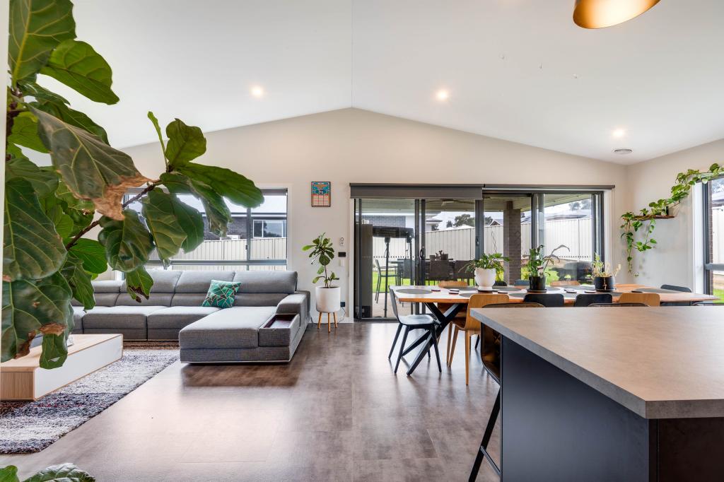 28 Rodeo Dr, Thurgoona, NSW 2640