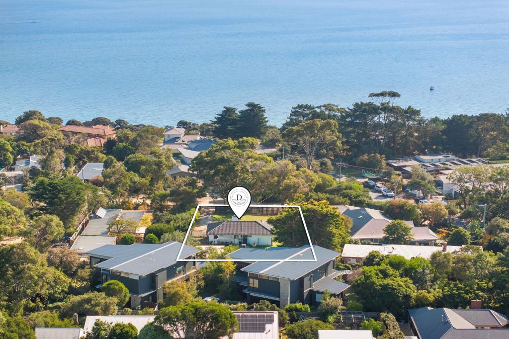 18 EDWARD GR, MOUNT MARTHA, VIC 3934