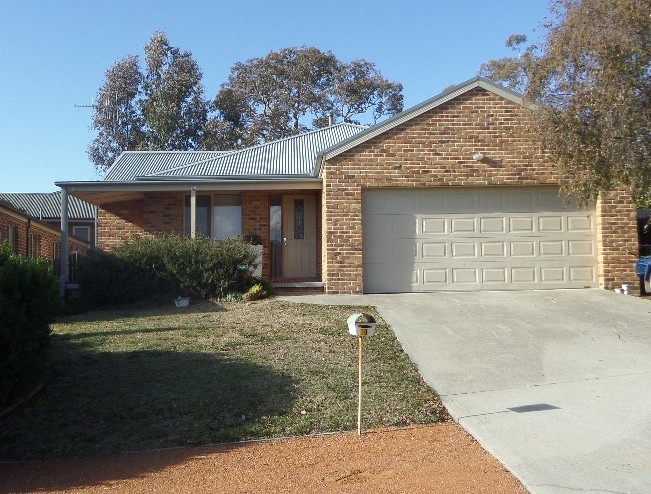 1b Albizia Pl, Jerrabomberra, NSW 2619