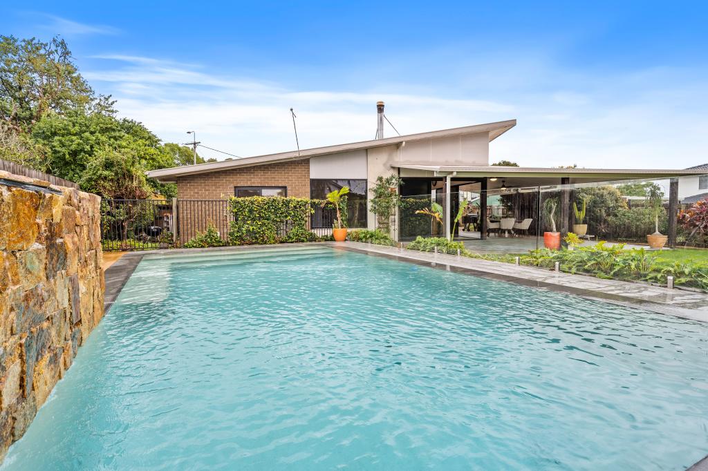 8 Serpentine Creek Rd, Redland Bay, QLD 4165