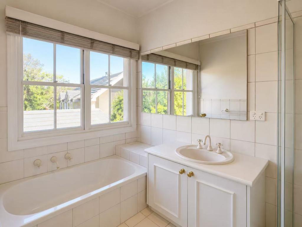 Contact agent for address, CAMBERWELL, VIC 3124