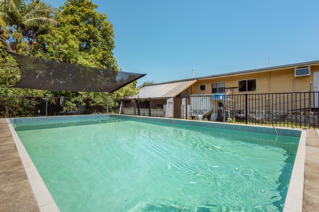 17 Rodlan Pde, Labrador, QLD 4215