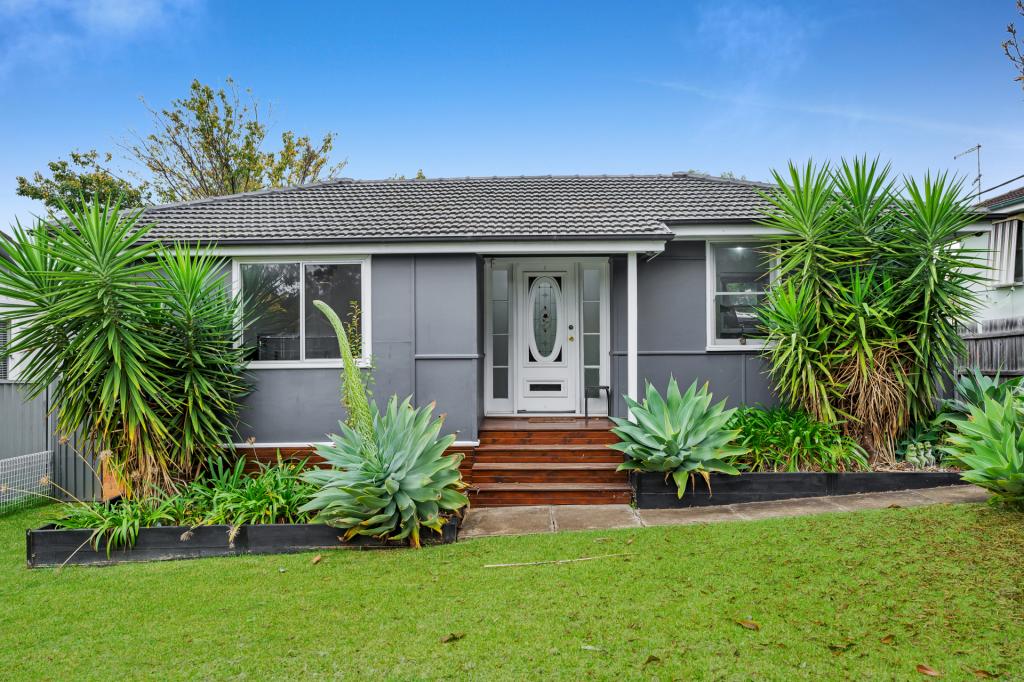 5 Dan St, Campbelltown, NSW 2560