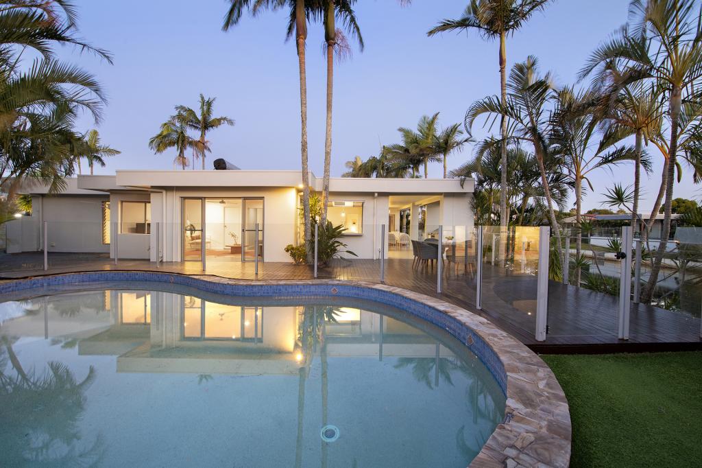 14 Ensenada Ct, Broadbeach Waters, QLD 4218