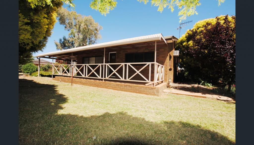 37 Collins Rd, Griffith, NSW 2680