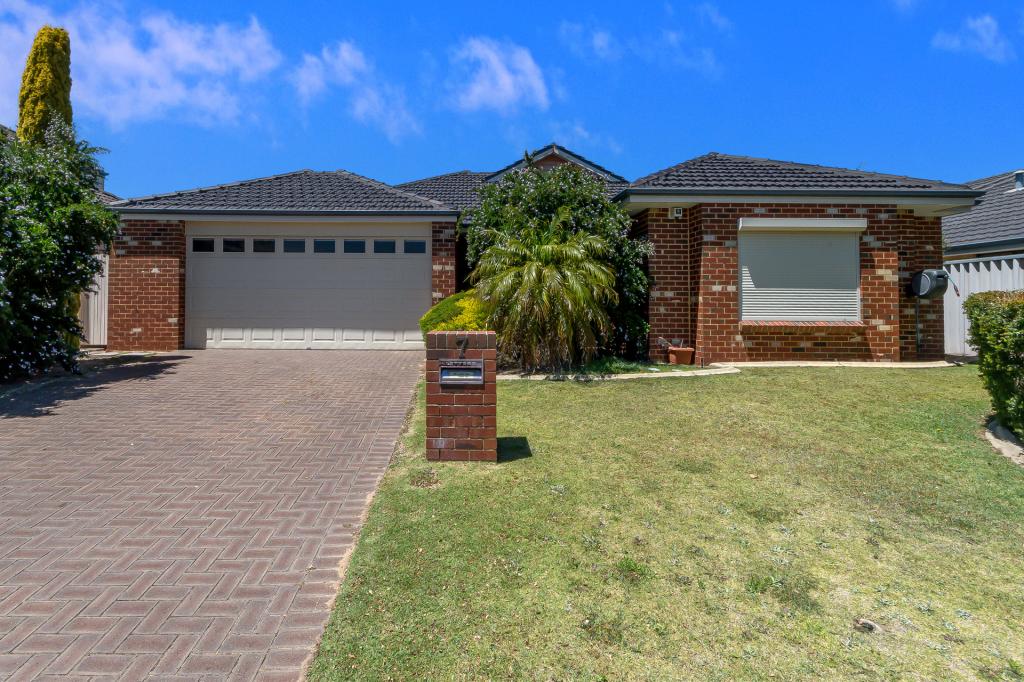 7 Dennis Way, Canning Vale, WA 6155