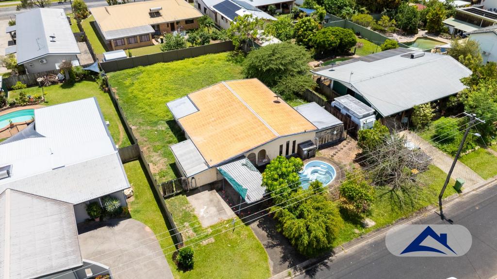 12 Leanne Cl, Woree, QLD 4868