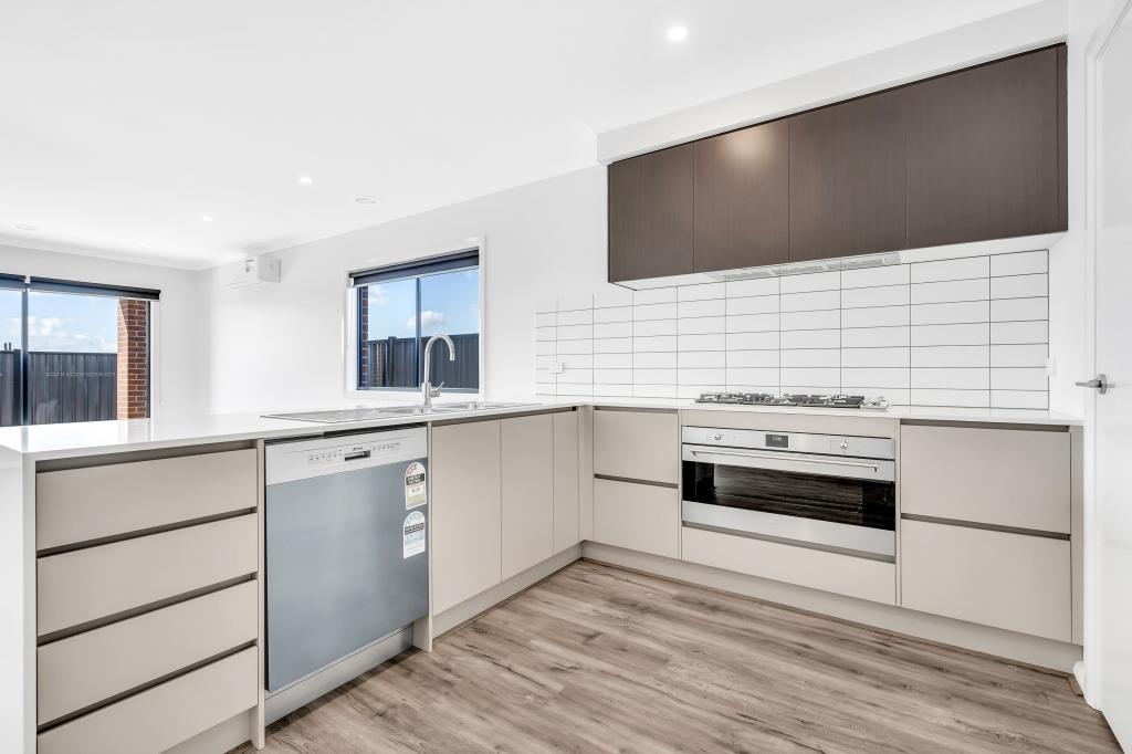 16 Dwarf Rd, Kalkallo, VIC 3064