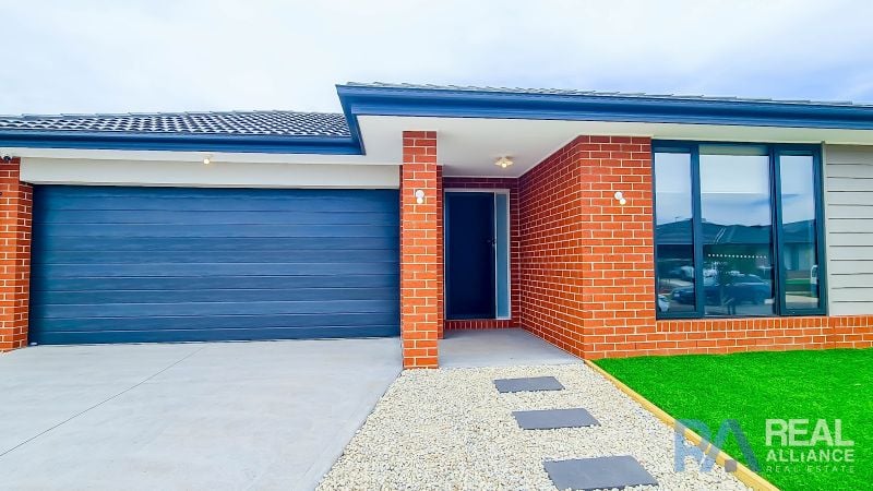 10 Hanover Cct, Melton South, VIC 3338