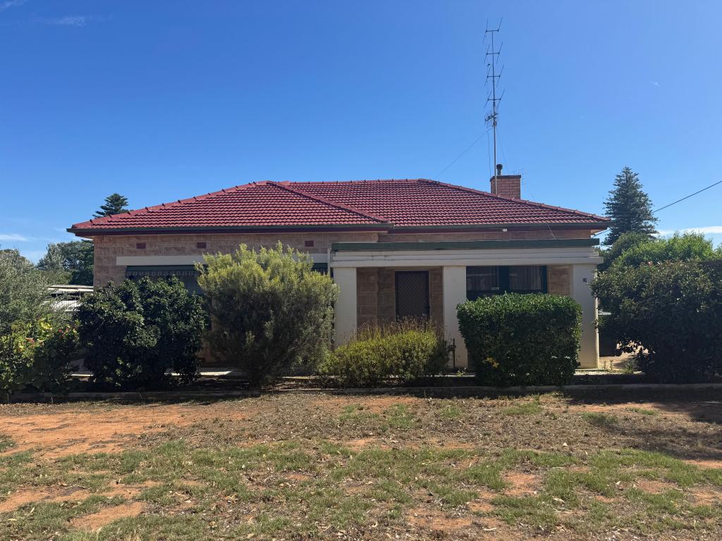 24 HEMING ST, WAIKERIE, SA 5330