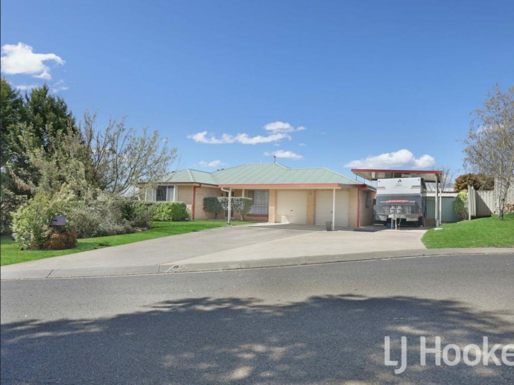 8 Topaz Ct, Kelso, NSW 2795